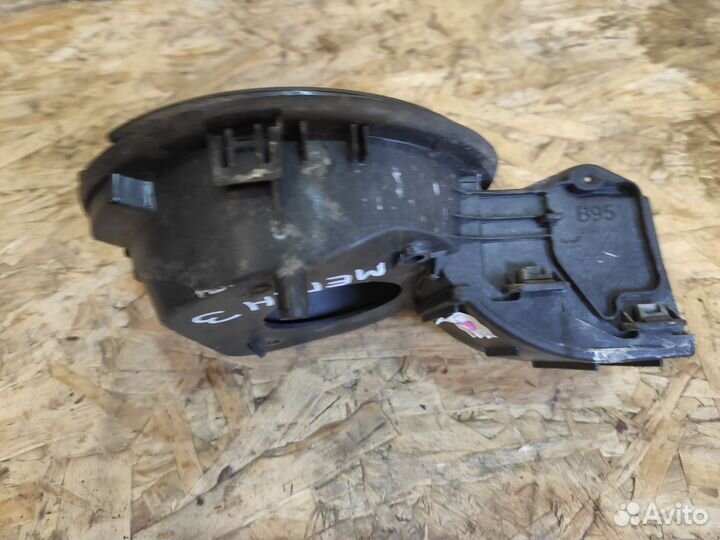 Лючок бака в сборе Renault Megane 3