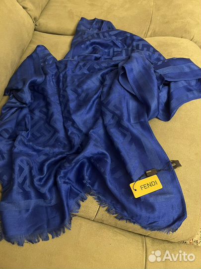 Шарф fendi