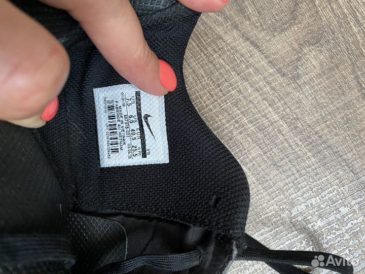 Футбольные кроссовки