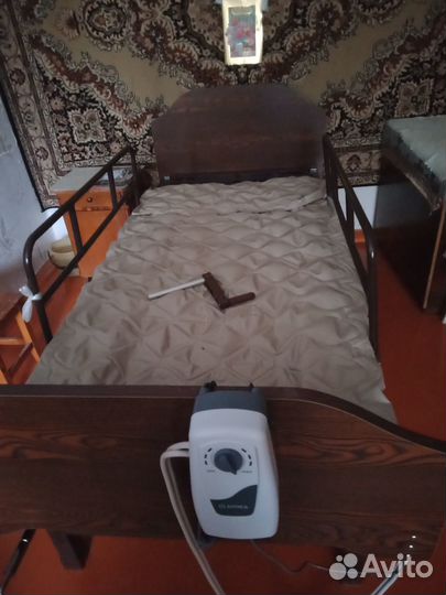 Медицинская кровать для лежачих больных