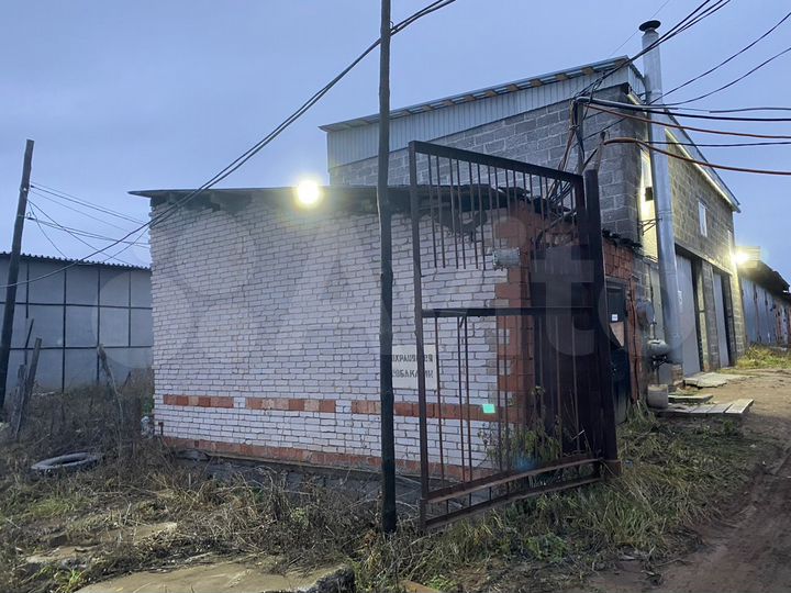 Гараж, > 30 м²