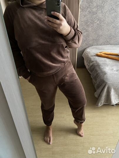 Велюровый костюм женский