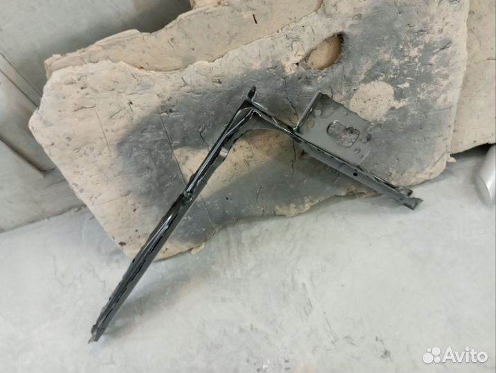 Крыло переднее правое toyota rav4 40