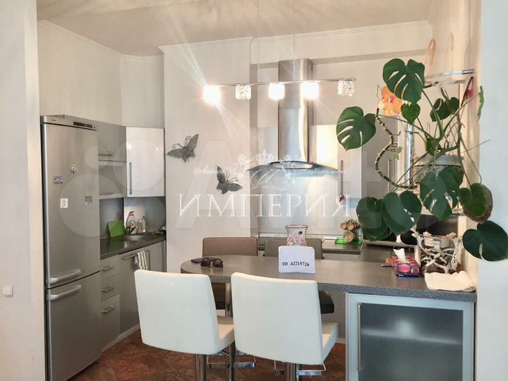 3-к. квартира, 120 м², 10/12 эт.