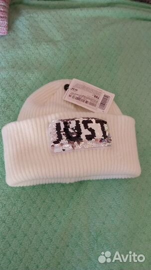 Шапки женские новые