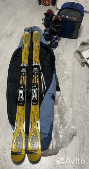 Горные лыжи и ботинки