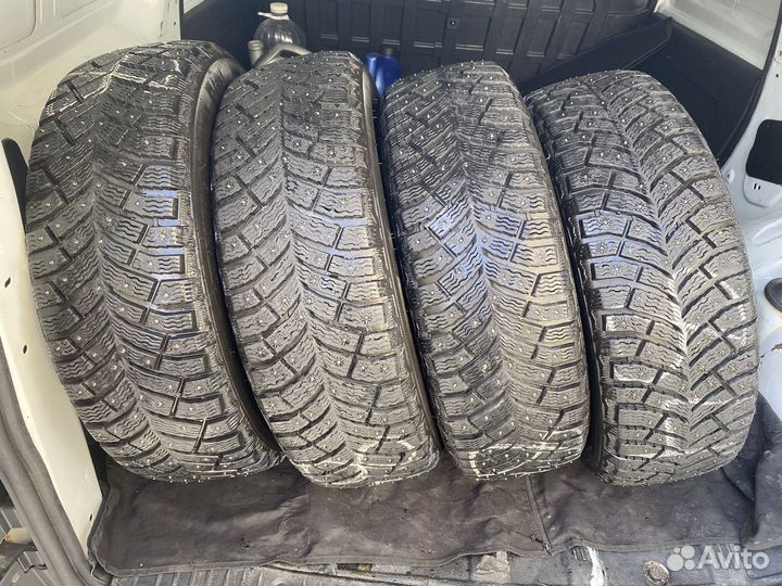Michelin X-Ice North 4 185/65 R15 92T