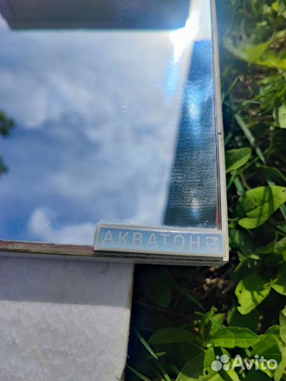 Зеркало с полкой