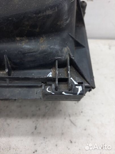 Корпус воздушного фильтра Opel Vectra хэтчбэк 5