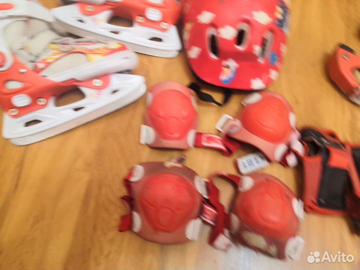 Ролики-коньки детские шлем и защита