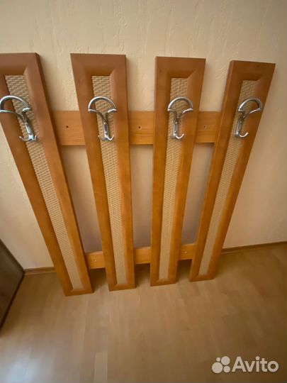 Вешалка в прихожую