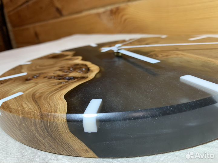 Часы из натурального дерева