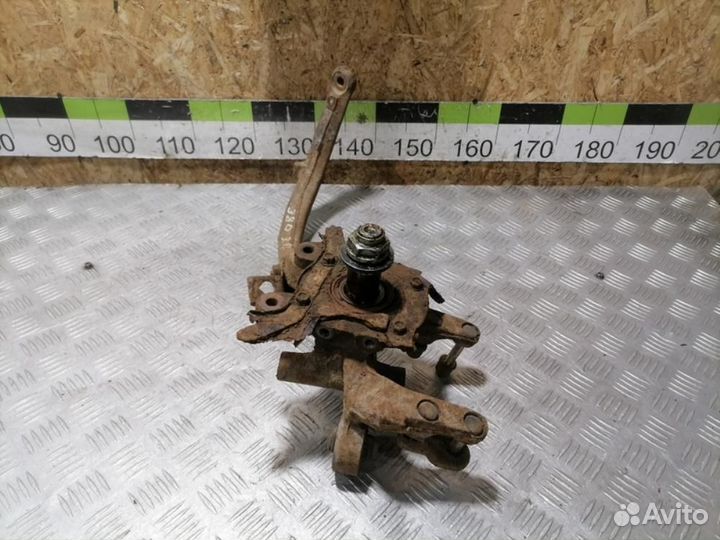 Кулак задний правый Honda Accord 1996-1998