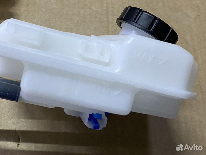 Расширительный бачок Mercedes W447
