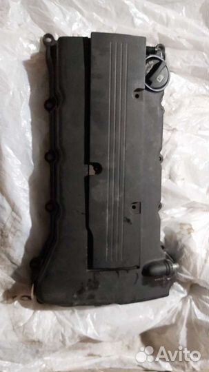 Клапанная крышка Mitsubishi Lancer