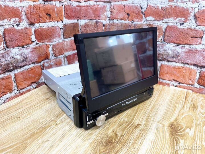 Магнитола с выдвижным экраном 1 din Android 2+32G