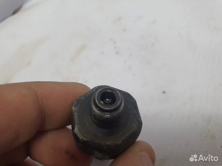 Датчик давления масла Kia Rio 3 хэтчбек G4FA 2015