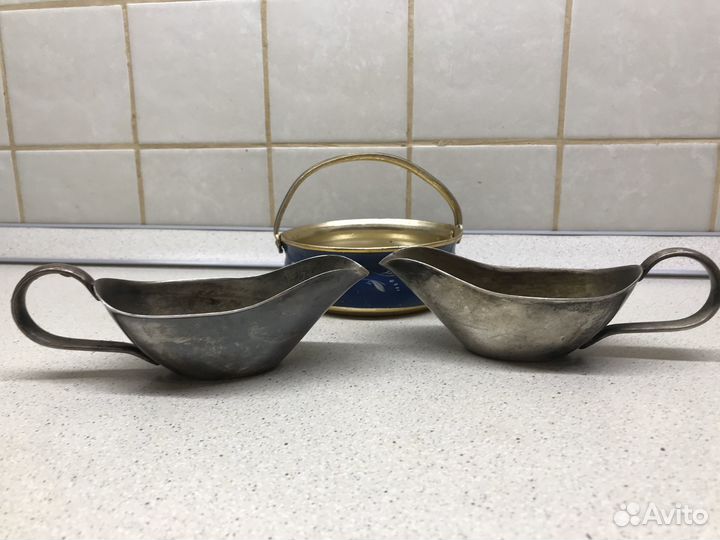 Мельхиоровые соусники, сахарница