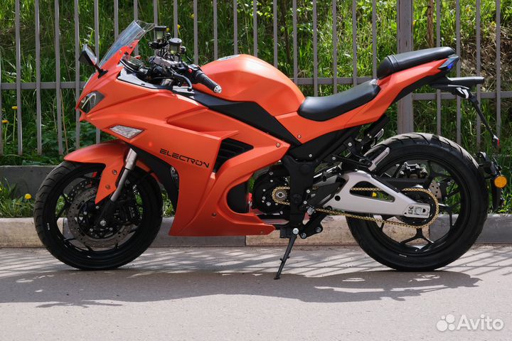 Электромотоцикл Yamaha R3