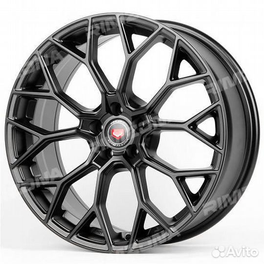 Литой диск в стиле vossen R18 5x120