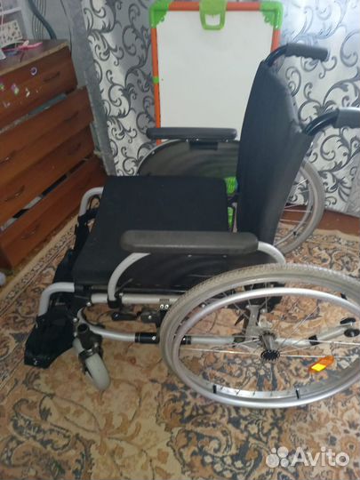 Инвалидная коляска