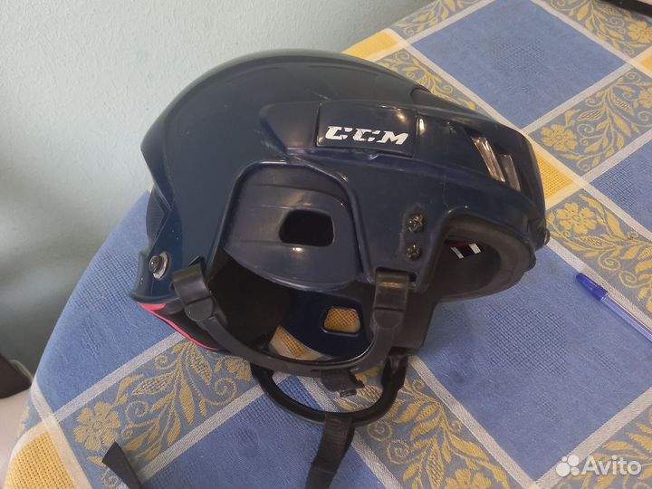Продам детский хоккейный шлем ссм