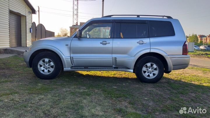 Mitsubishi Pajero 3.2 AT, 2006, 400 830 км