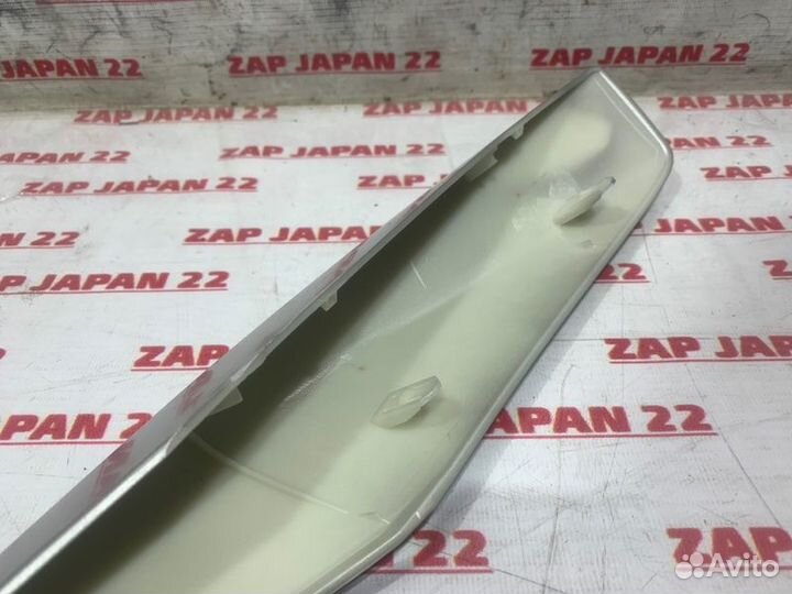 Крышка рейлинга передняя левая Lexus Rx450