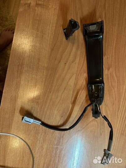 Внешняя дверная ручка на Nissan Juke