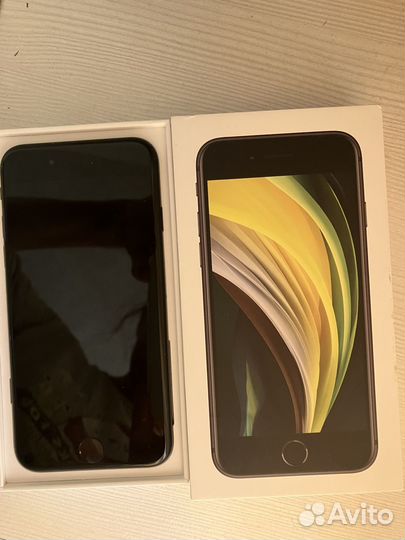 Телефон iPhone se 2020