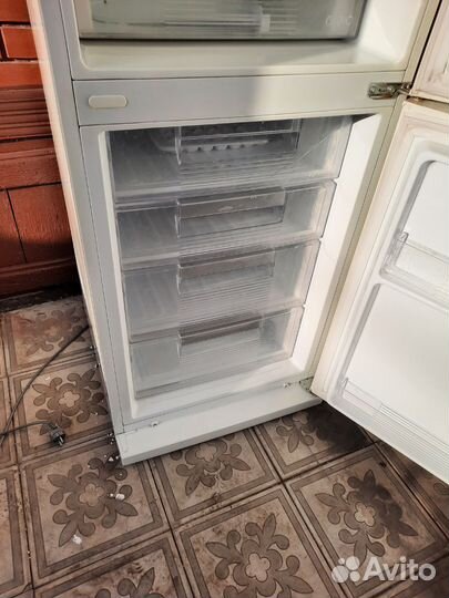 Холодильник LG