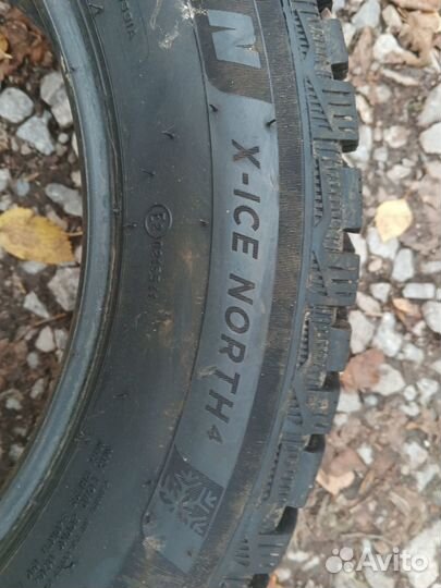 Michelin X-Ice North 4 215/60 R17