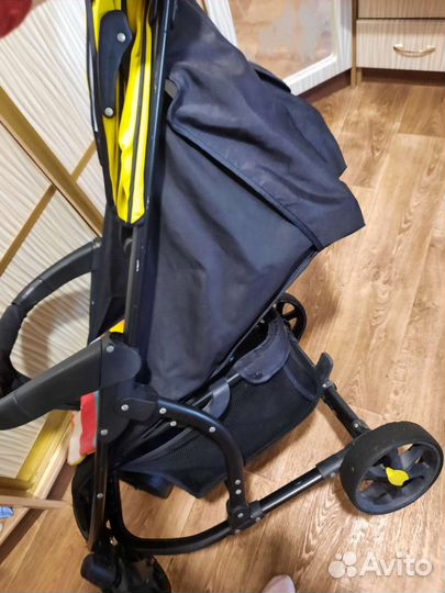 Прогулочная коляска