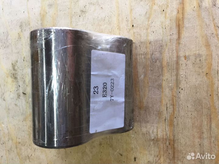 Вал сателита на CAT320-2