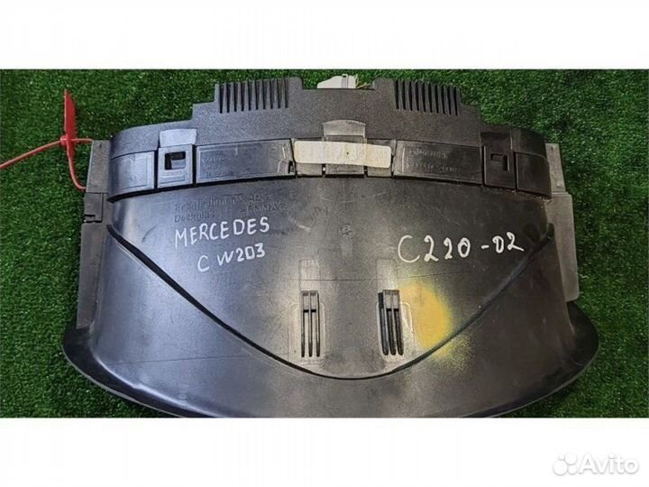 Щиток приборов (приборная панель) Mercedes C W203
