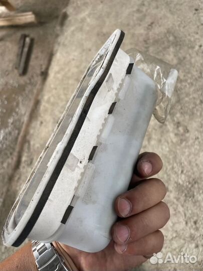 Решетка вентиляционная задняя левая Toyota Land