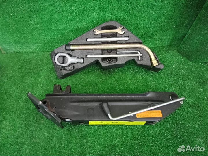 Домкрат Volkswagen Touareg 7L 1 поколение 2002 –