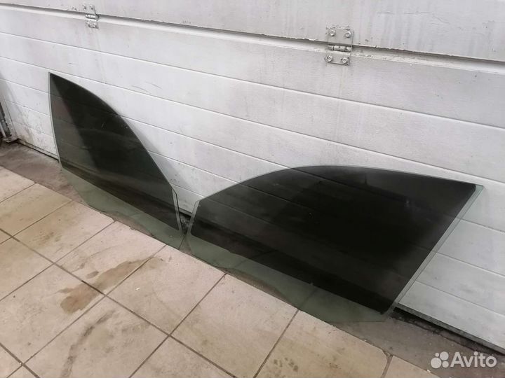 Пара передних стекл bmw e60, состояние идеал