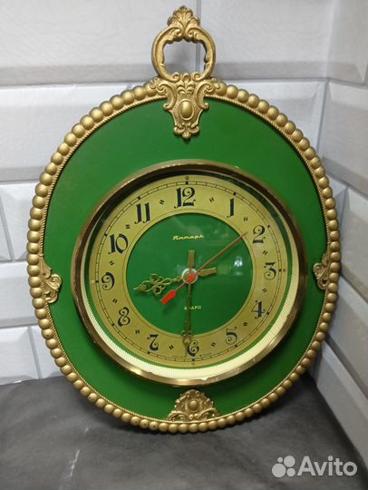 Часы настенные СССР Янтарь кварц