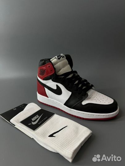 Nike Air Jordan 1 Retro High OG Black Toe