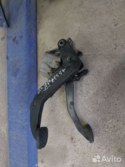 Узел педальный Mercedes-Benz E-Class W210