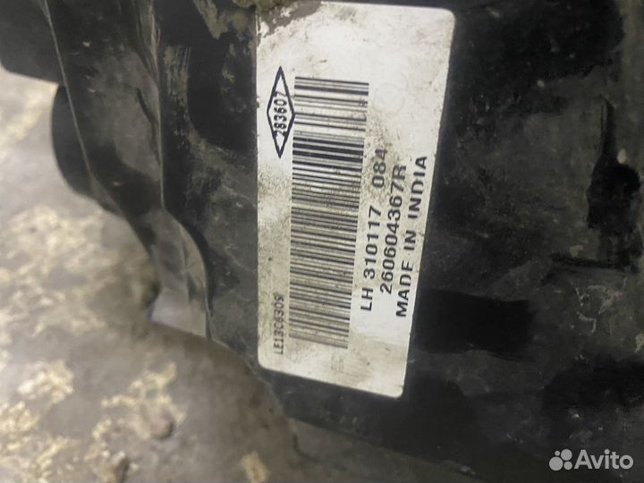 Фара передняя левая Nissan Terrano D10