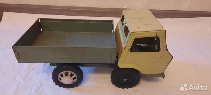 Советские игрушки машины