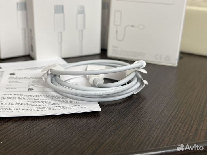 Оригинальный кабель зарядки Apple USB-C Lighting