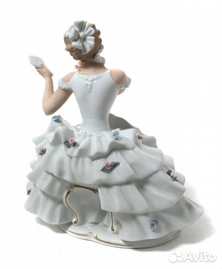 Фарфоровая фигура Балерина с зеркалом. Wallendorf