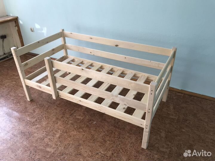 Детские кровати из массива сосны новые