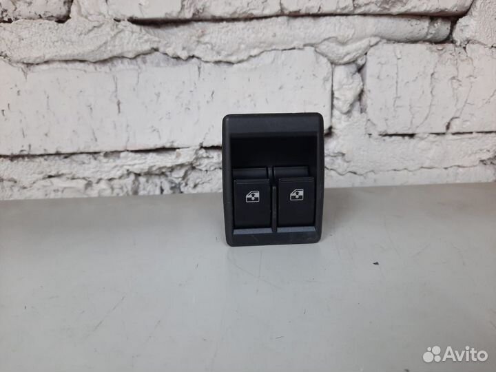 Блок переключателей стеклоподъемников Лада Гранта