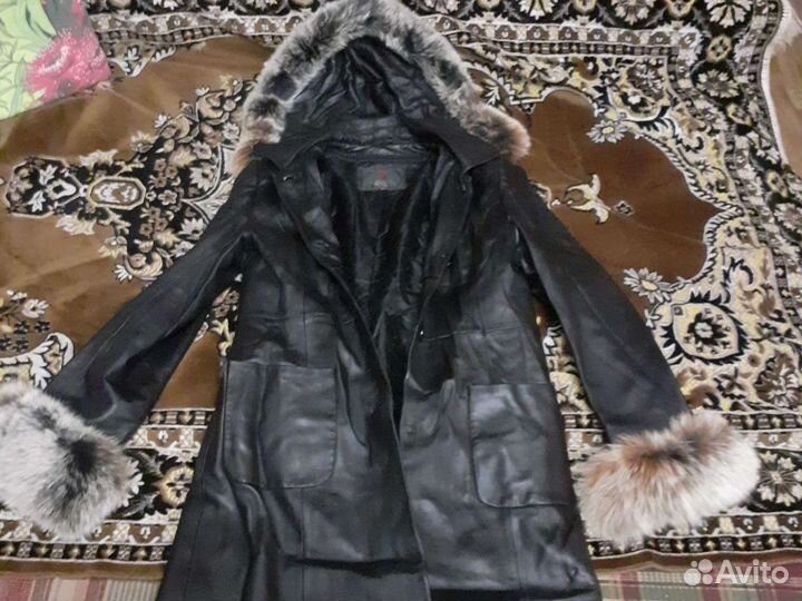 Кожанный женский плащ