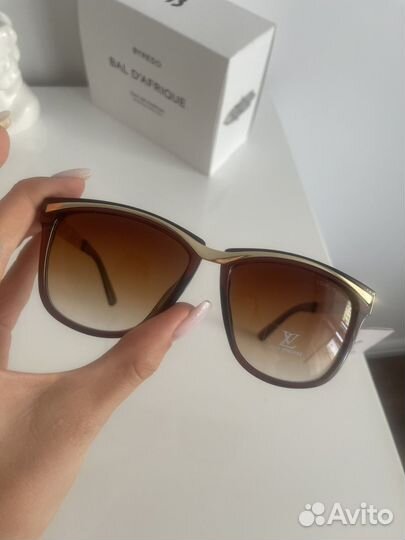 Солнечные очки женские
