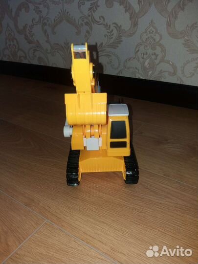 Экскаватор игрушка